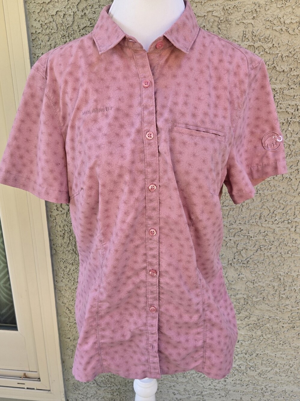Short-Sleeve Button Shirt in Dusty Pink